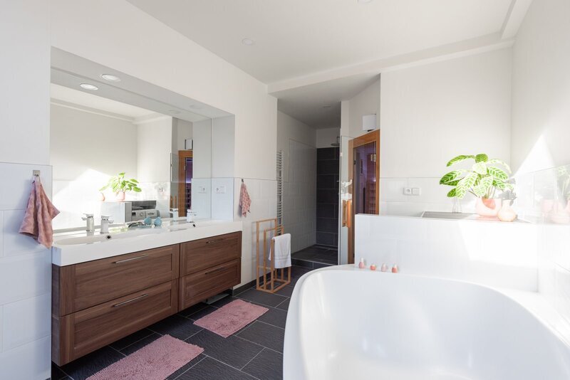 Prodej půdního bytu 3+1 s halou, terasou a sklepem