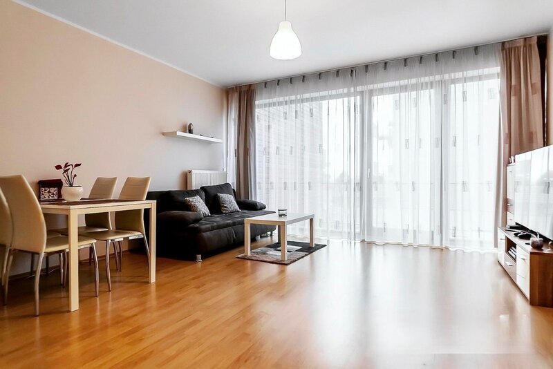 Prodej 2+kk/T, garážové stání, Praha 9 Horní Počernice
