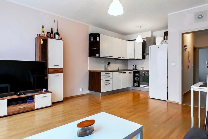 Prodej 2+kk/T, garážové stání, Praha 9 Horní Počernice