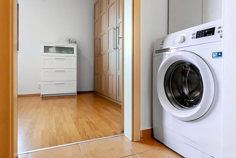 Prodej 2+kk/T, garážové stání, Praha 9 Horní Počernice