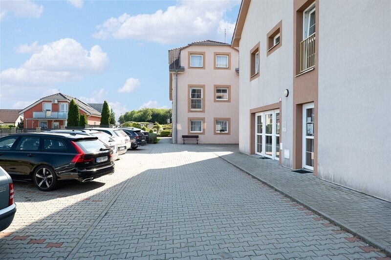 Prodej krásného a útulného bytu 1+kk kousek od Prahy, OV