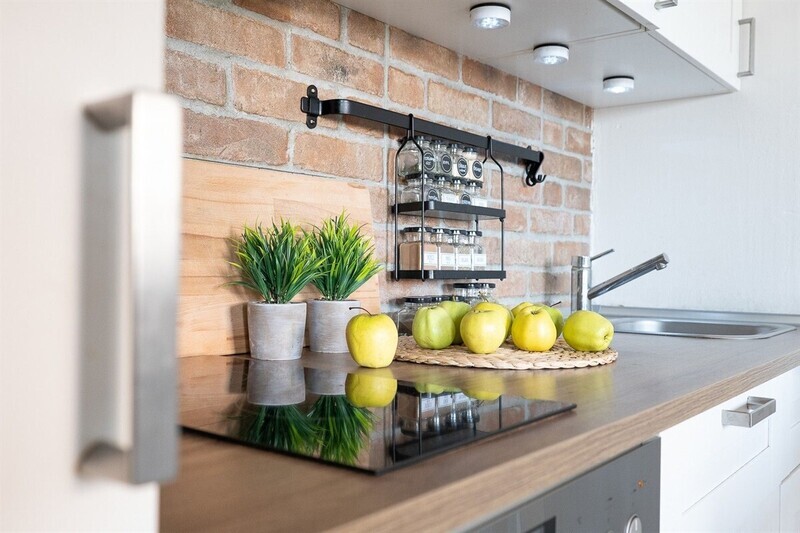 Prodej krásného a útulného bytu 1+kk kousek od Prahy, OV