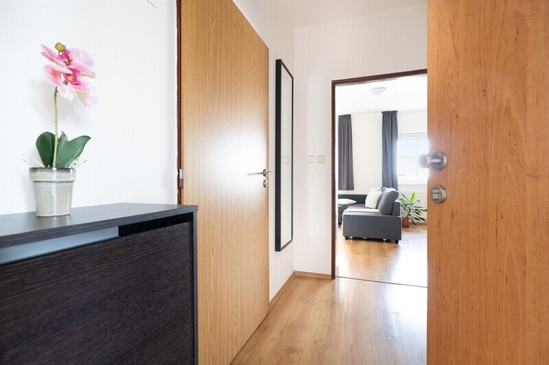 Prodej krásného a útulného bytu 1+kk kousek od Prahy, OV