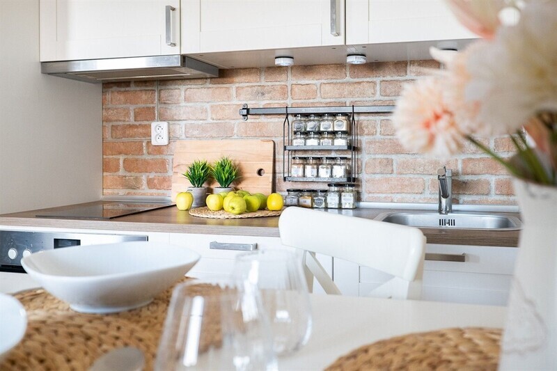 Prodej krásného a útulného bytu 1+kk kousek od Prahy, OV