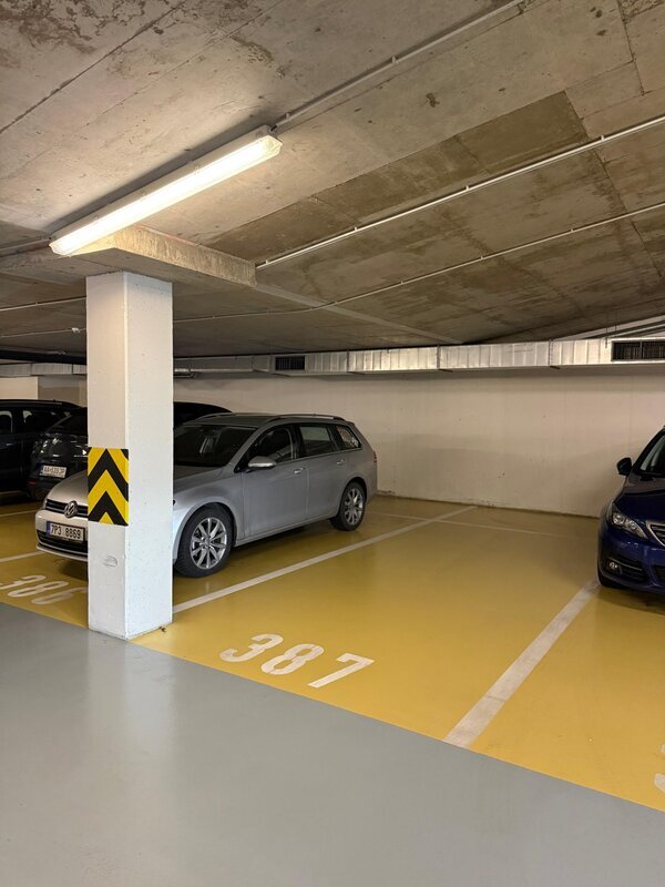 Pronájem garážového stání