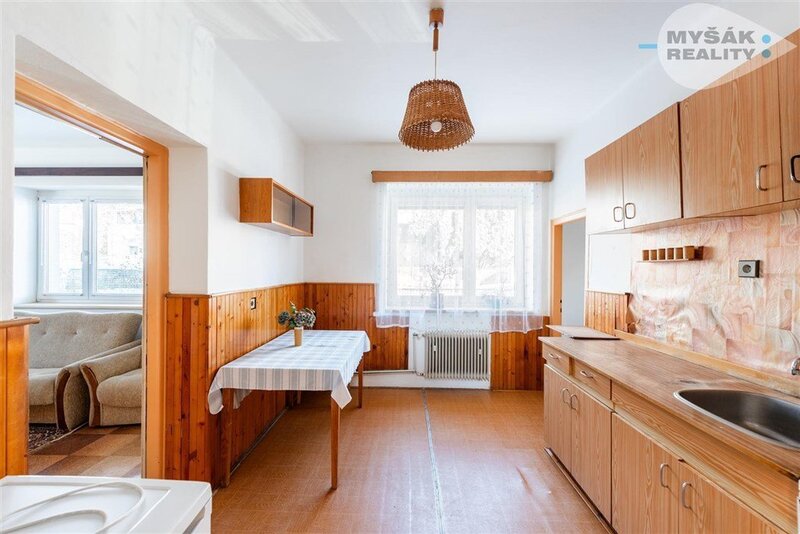 Pronájem domu 4+1 se zahradou, Praha  9 - Horní Počernice