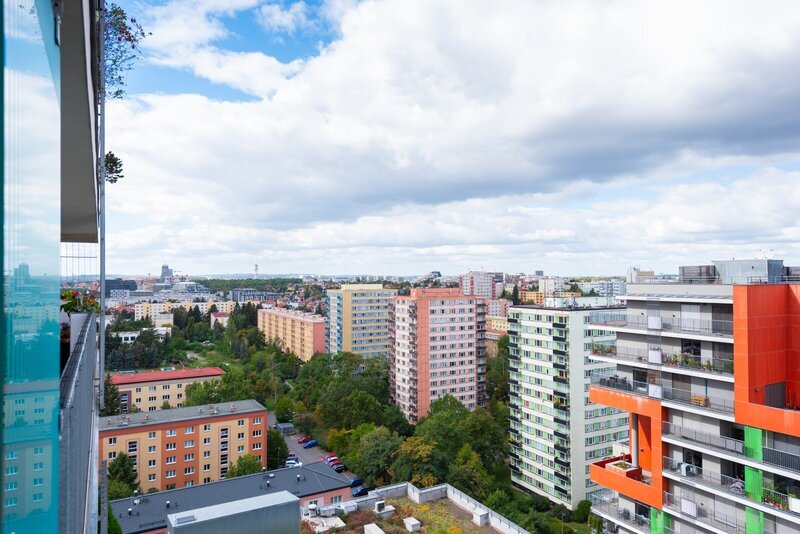Prodej nadstandardního bytu 2+kk s terasou, garážovým stáním a sklepem
