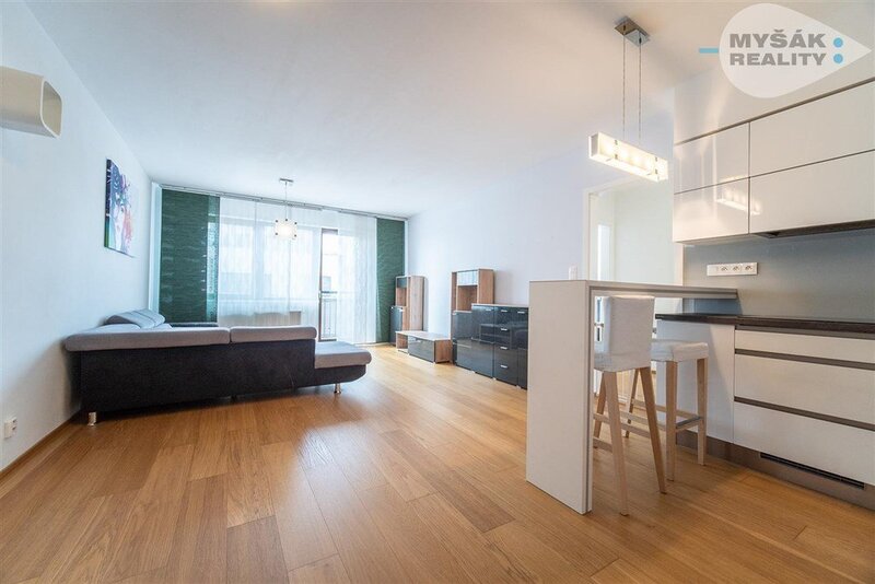 pronájem nadstandardního bytu s terasou