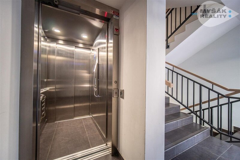 pronájem nadstandardního bytu s terasou