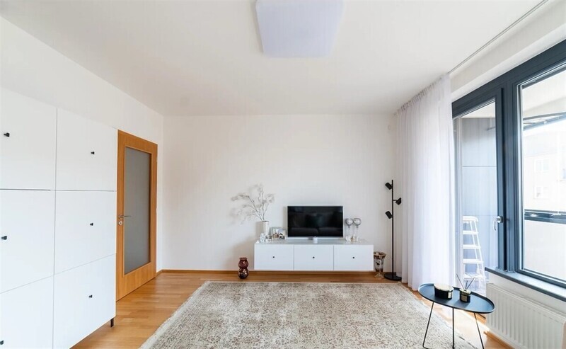 Stačí se nastěhovat! Moderní 2+kk s balkonem 9 m², garáží a sklepem v projektu Vivus Argentinská