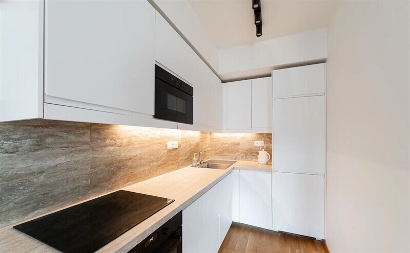 Stačí se nastěhovat! Moderní 2+kk s balkonem 9 m², garáží a sklepem v projektu Vivus Argentinská