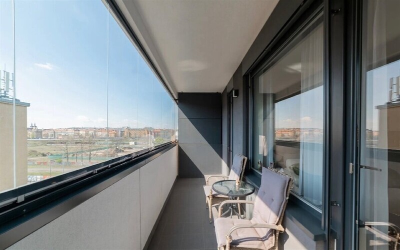 Stačí se nastěhovat! Moderní 2+kk s balkonem 9 m², garáží a sklepem v projektu Vivus Argentinská