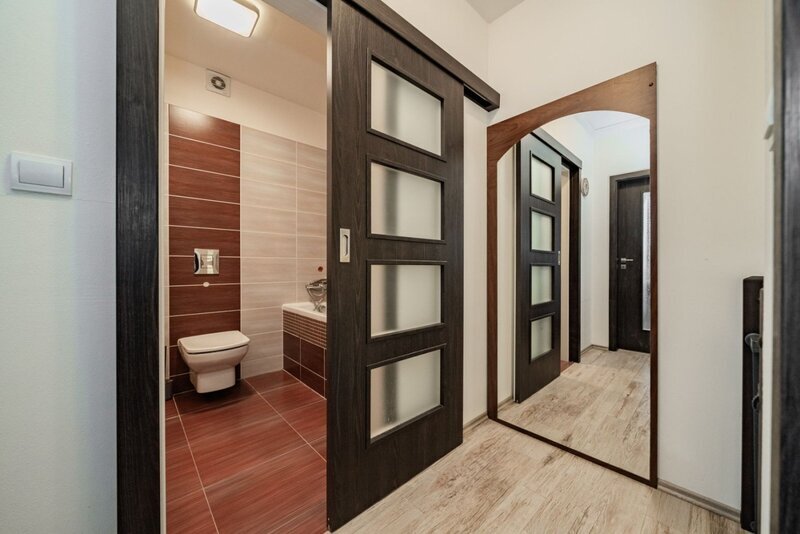 Domov s duší – mezonet 3+kk s krbem, podlahovým vytápěním, zahradou 156 m² a dvěma parkovacími stáními