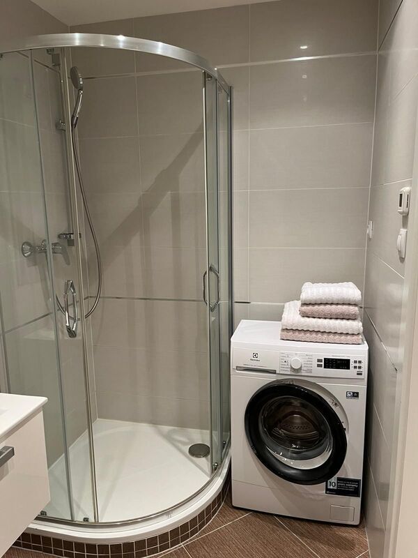 Pronájem 1+kk/B novostavba Praha 6