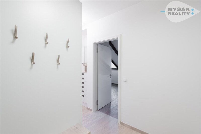 Prodej bytu 3kk/terasa, 2 GS, novostavba - Břevnov