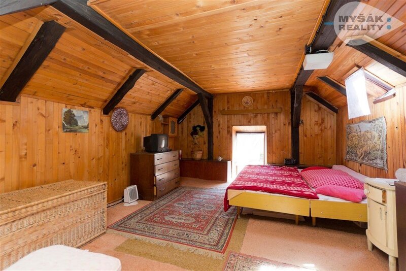 samostatný rekreační dům s č.p. nedaleko Orlické přehrady