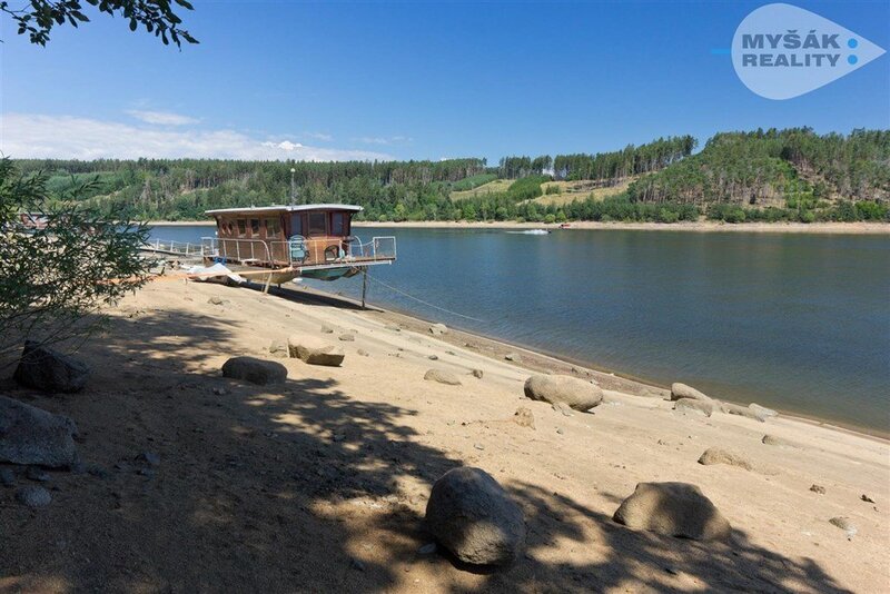 samostatný rekreační dům s č.p. nedaleko Orlické přehrady
