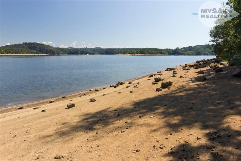 samostatný rekreační dům s č.p. nedaleko Orlické přehrady