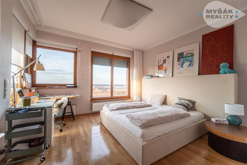 Prodej bytu v OV, 4+kk s terasou a dvěma garážemi, Na okraji 381/41, Praha 6 - Veleslavín