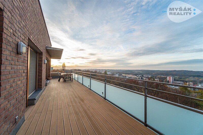 Prodej bytu v OV, 4+kk s terasou a dvěma garážemi, Na okraji 381/41, Praha 6 - Veleslavín