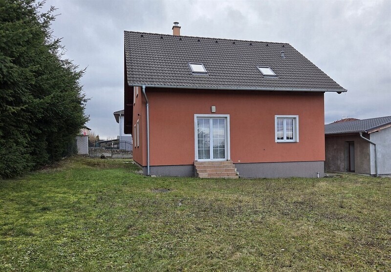 Prodej rodinného domu 5+kk v OV