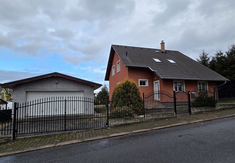 Prodej rodinného domu 5+kk v OV