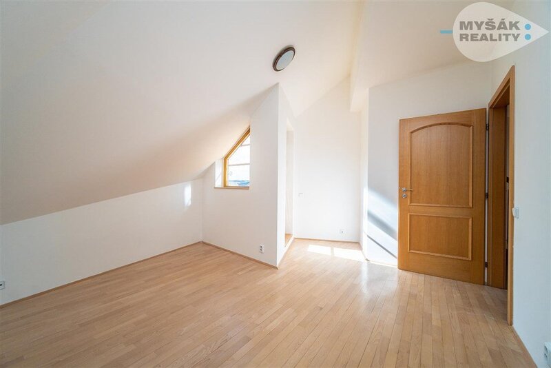 Prodej úžasného bytu 5+1 se 4 terasami - Praha 6