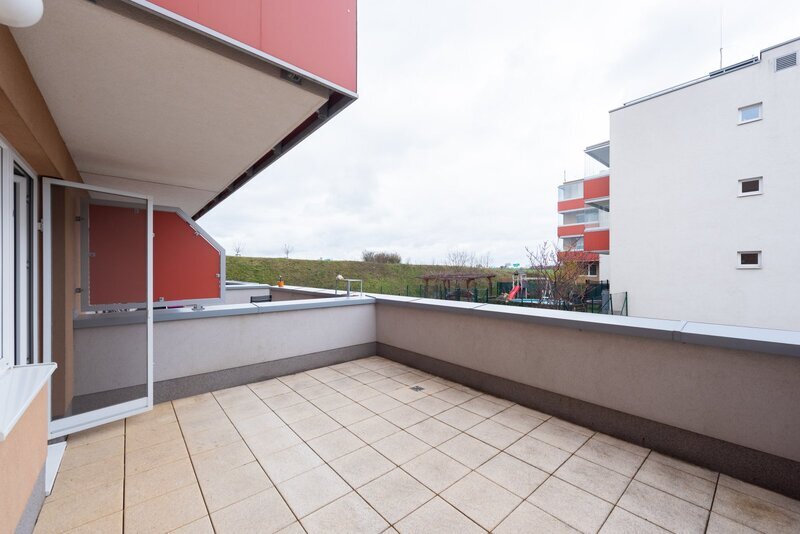 Prodej bytu 1+kk s terasou a garážovým stáním, novostavba, Praha 9