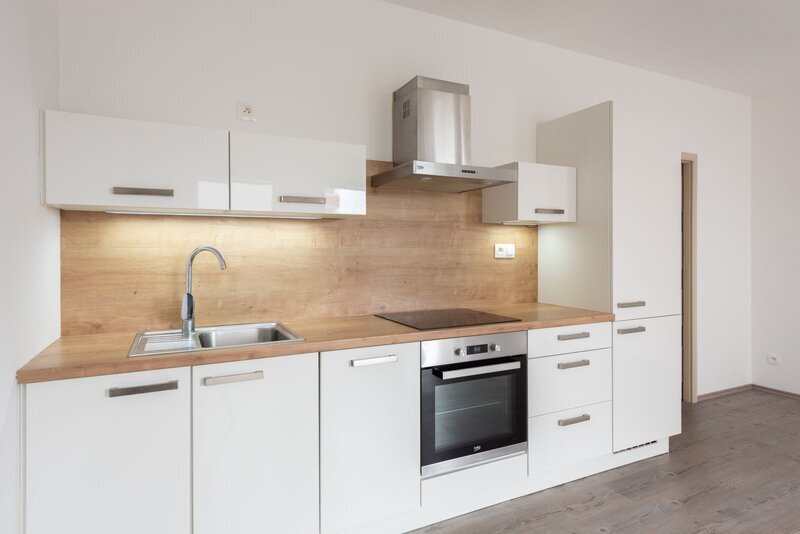 Prodej bytu 1+kk s terasou a garážovým stáním, novostavba, Praha 9