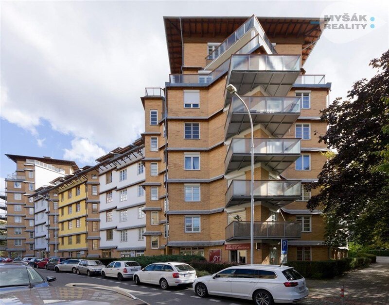 Prodej prostorného nebytového prostoru na Petřinách, Praha 6, ul. Křenova 439.