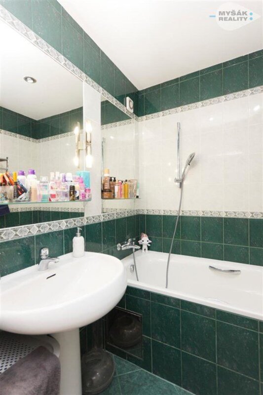 Byt v OV 3+1 s lodžií a sklepem, Pod Lysinami 465/7, Praha 4 - Hodkovičky