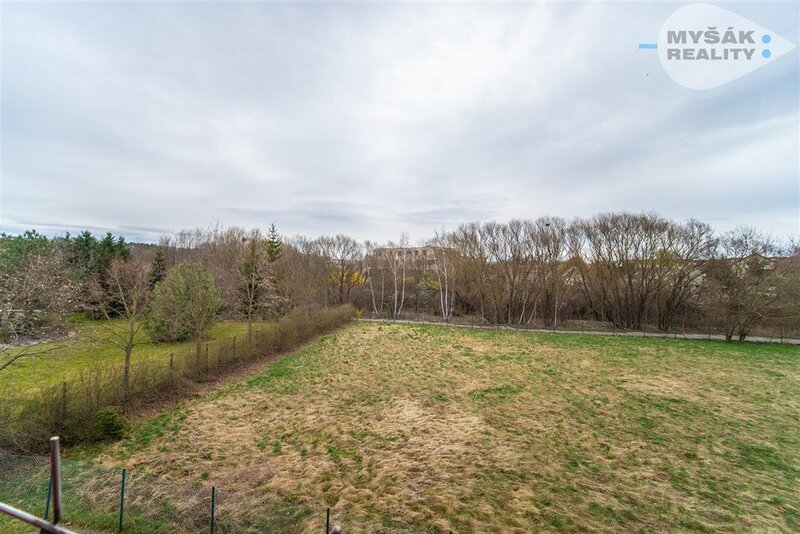 GARÁŽ, prodej bytu 2+kk s balkonem a samostatnou garáží, ulice Lucinková 584/4, Hostavice Praha 9