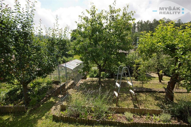 Prodej chaty s krásnou zahradou v Českém krasu