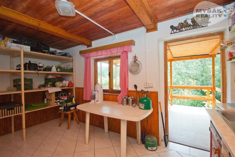 Prodej chaty s krásnou zahradou v Českém krasu