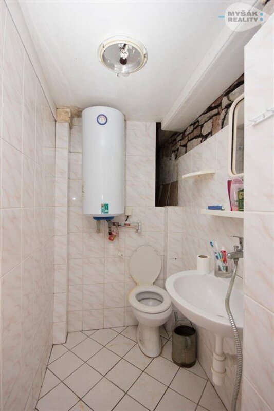 Prodej chaty s krásnou zahradou v Českém krasu