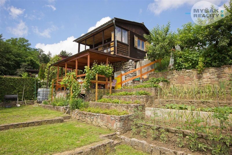 Prodej chaty s krásnou zahradou v Českém krasu