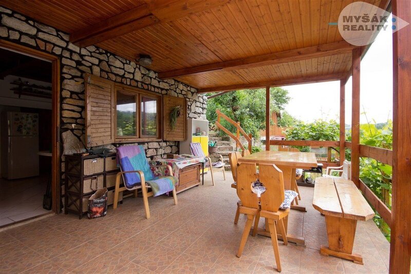 Prodej chaty s krásnou zahradou v Českém krasu