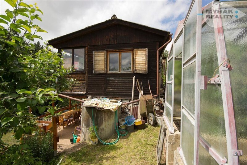 Prodej chaty s krásnou zahradou v Českém krasu