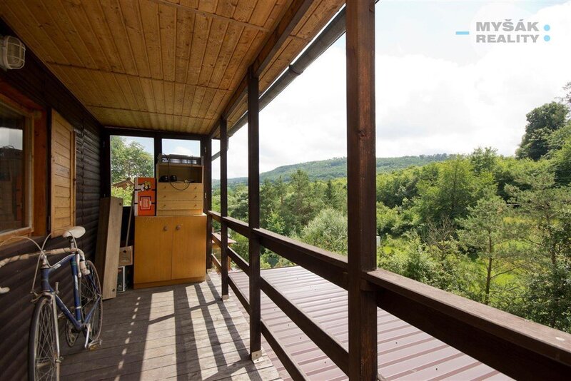 Prodej chaty s krásnou zahradou v Českém krasu