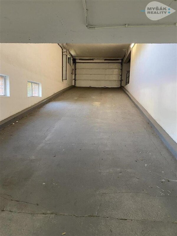 Pronájem garážového stání Dolní Břežany