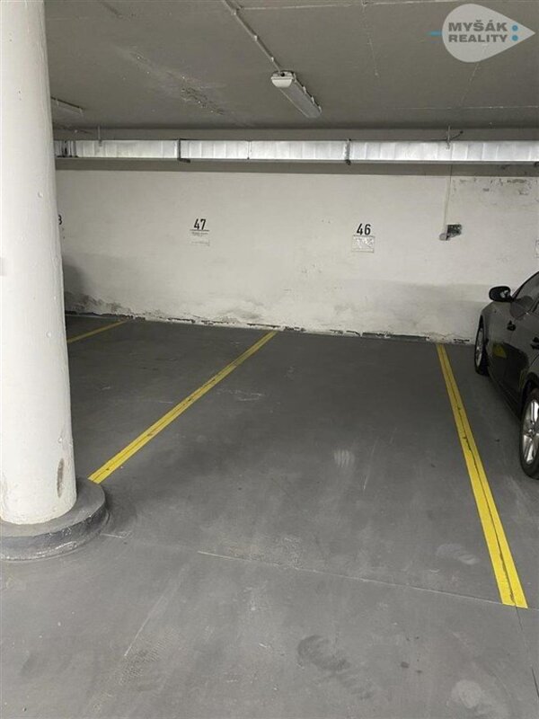 Pronájem garážového stání Dolní Břežany