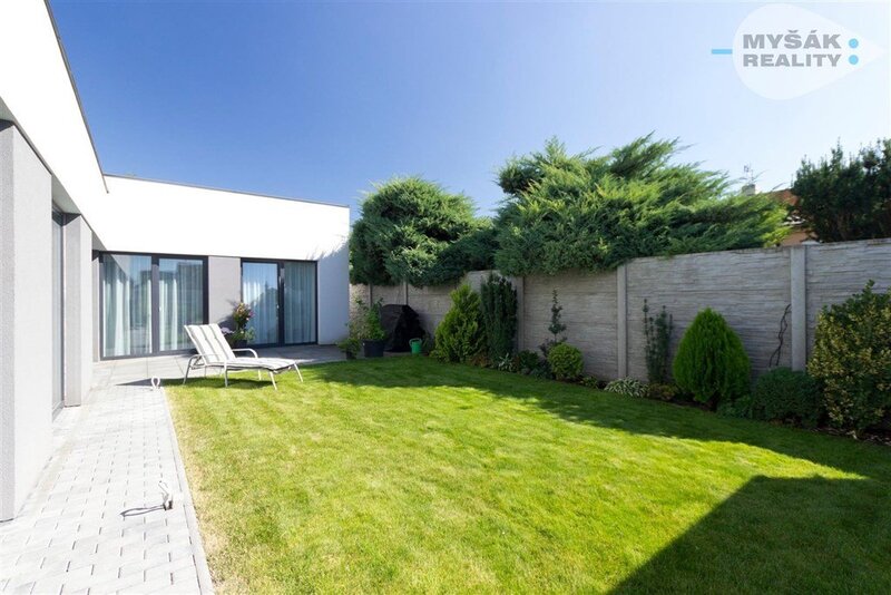 Dům 4+kk , Na Borku, Švermov, Kladno