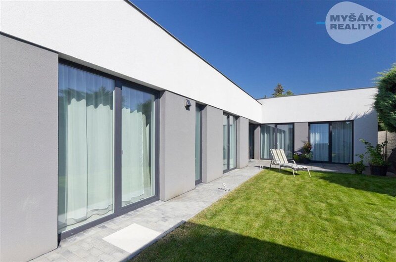 Dům 4+kk , Na Borku, Švermov, Kladno