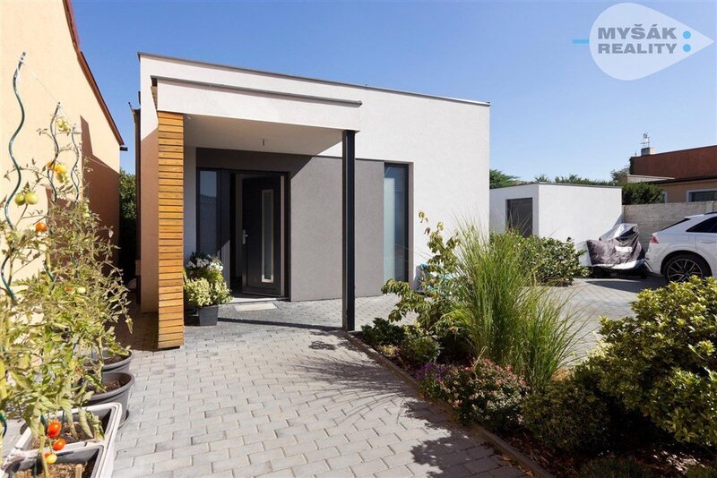 Dům 4+kk , Na Borku, Švermov, Kladno