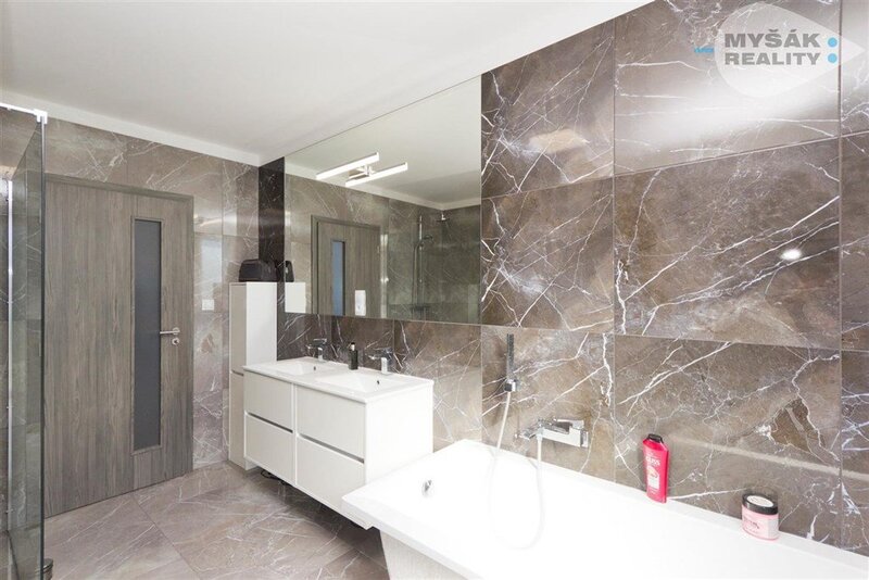 Dům 4+kk , Na Borku, Švermov, Kladno