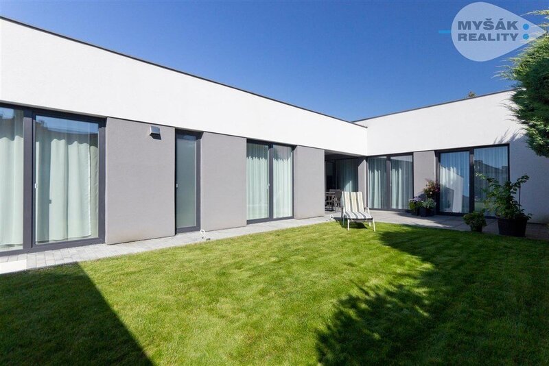 Dům 4+kk , Na Borku, Švermov, Kladno