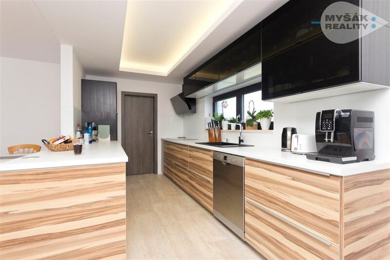 Dům 4+kk , Na Borku, Švermov, Kladno