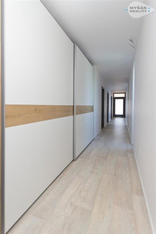 Dům 4+kk , Na Borku, Švermov, Kladno