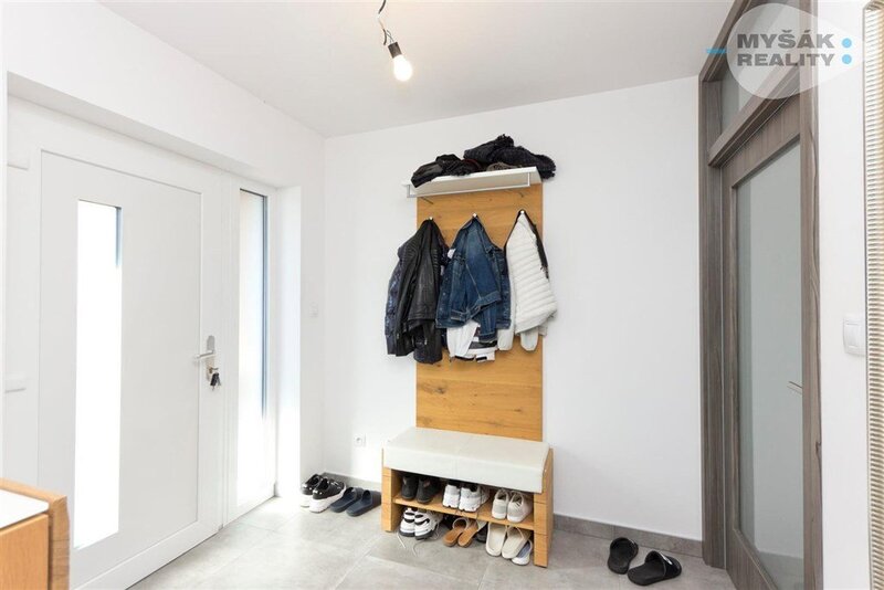 Dům 4+kk , Na Borku, Švermov, Kladno