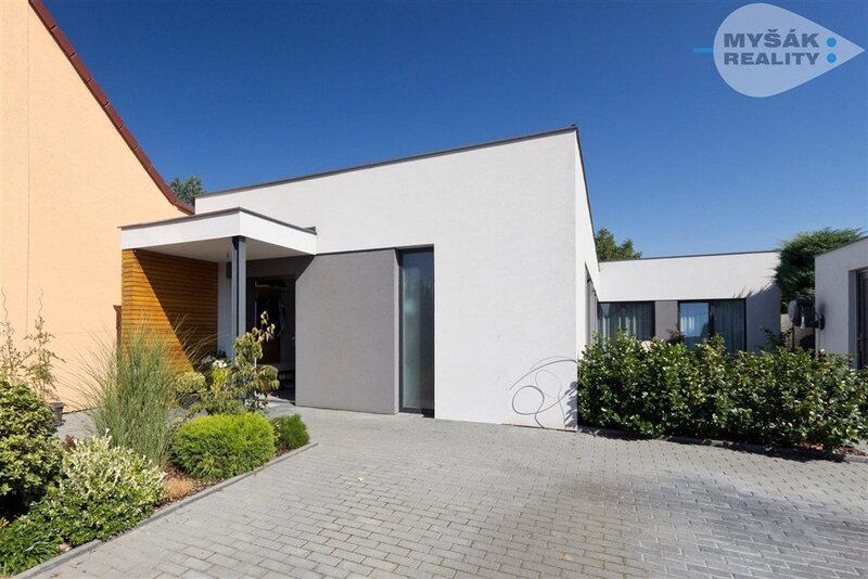 Dům 4+kk , Na Borku, Švermov, Kladno